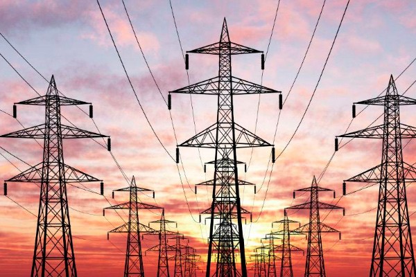 Navoiy issiqlik elektr stansiyasida viloyatdagi birinchi 500 kV kuchlanishli ochiq taqsimlash qurilmasi qurilmoqda.
